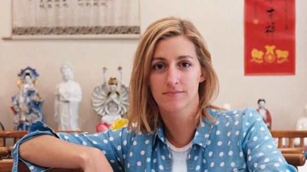 En la novela “no intenté mantener una idea de femineidad controlada; sino que lo que ésta puede ser o planea hacer no se deja atrapar”, confía Gabriela Larralde.