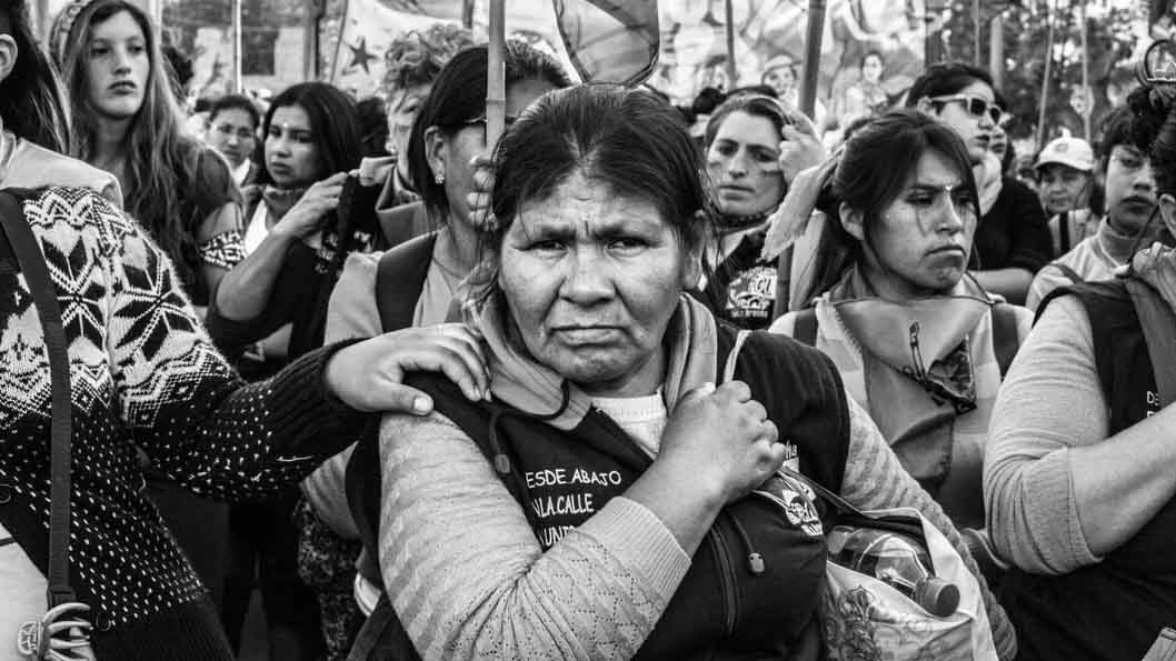 La crónica es uno de los formatos que le permiten al lector zambullirse en rincones desconocidos de las historias de vida.