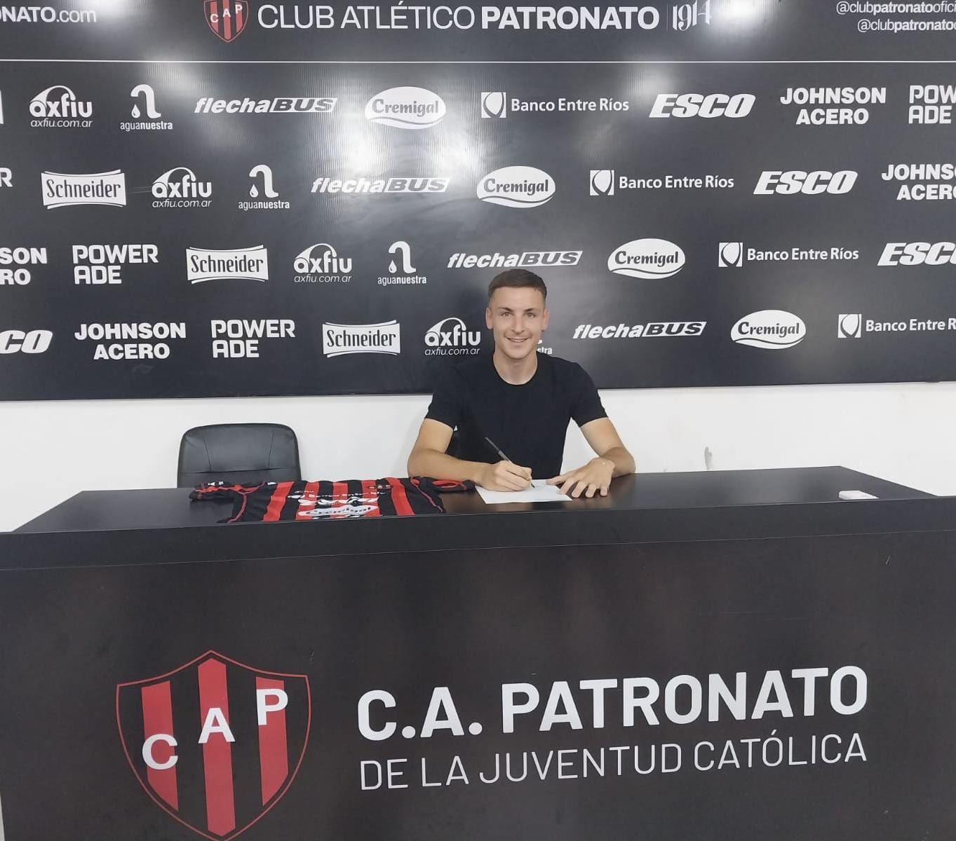 Santiago Piccini firmó contrato y saldrá a préstamo a Fenix, elenco que milita en la Primera B Metropolitana. FOTO: Prensa CAP.