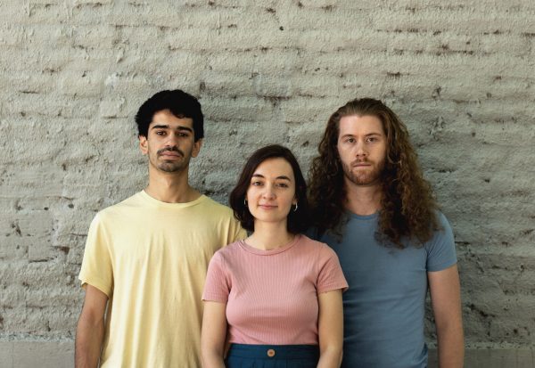 El disco de Guanaco trío sintetiza la búsqueda y los aprendizajes que sus integrantes han compartido en Argentina, expresados en una propuesta de folclore instrumental.