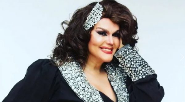 Pablo Millán, hoy en el Teatro 3 de Febrero, con “Esta – Re – Vista”.