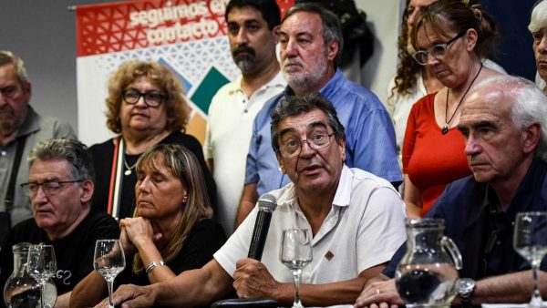 El secretario general de la CTA Autónoma, Hugo “Cachorro” Godoy, junto al Observatorio del Derecho, Unidad Popular y ATE hicieron la presentación.