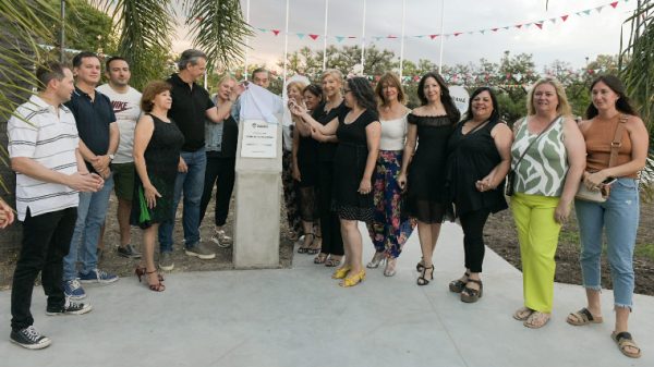 La Asociación Paranaense de Tango y Cultura Popular desarrolló una milonga con la participación de cientos de vecinos.