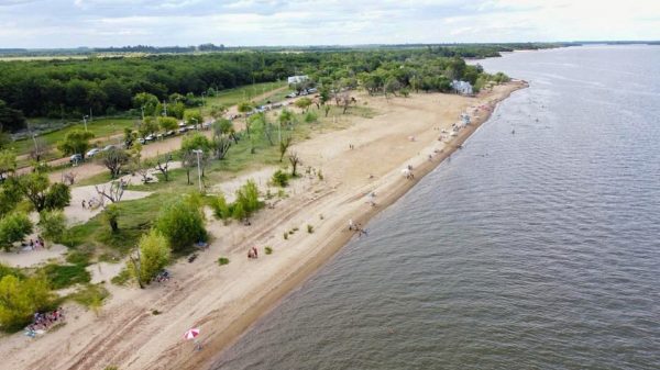 El proyecto prevé equipamiento desmontable para evitar daños en próximas crecientes.