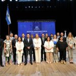 La intendente electa, Rosario Romero, participó del acto de jura de los nuevos concejales de Paraná, realizado en el Teatro 3 de Febrero.