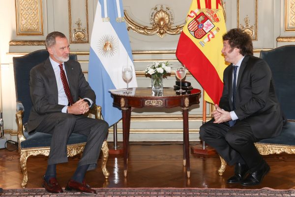 Milei se reunió ayer con el Rey Felipe VI de España y también con una delegación proveniente de Estados Unidos.