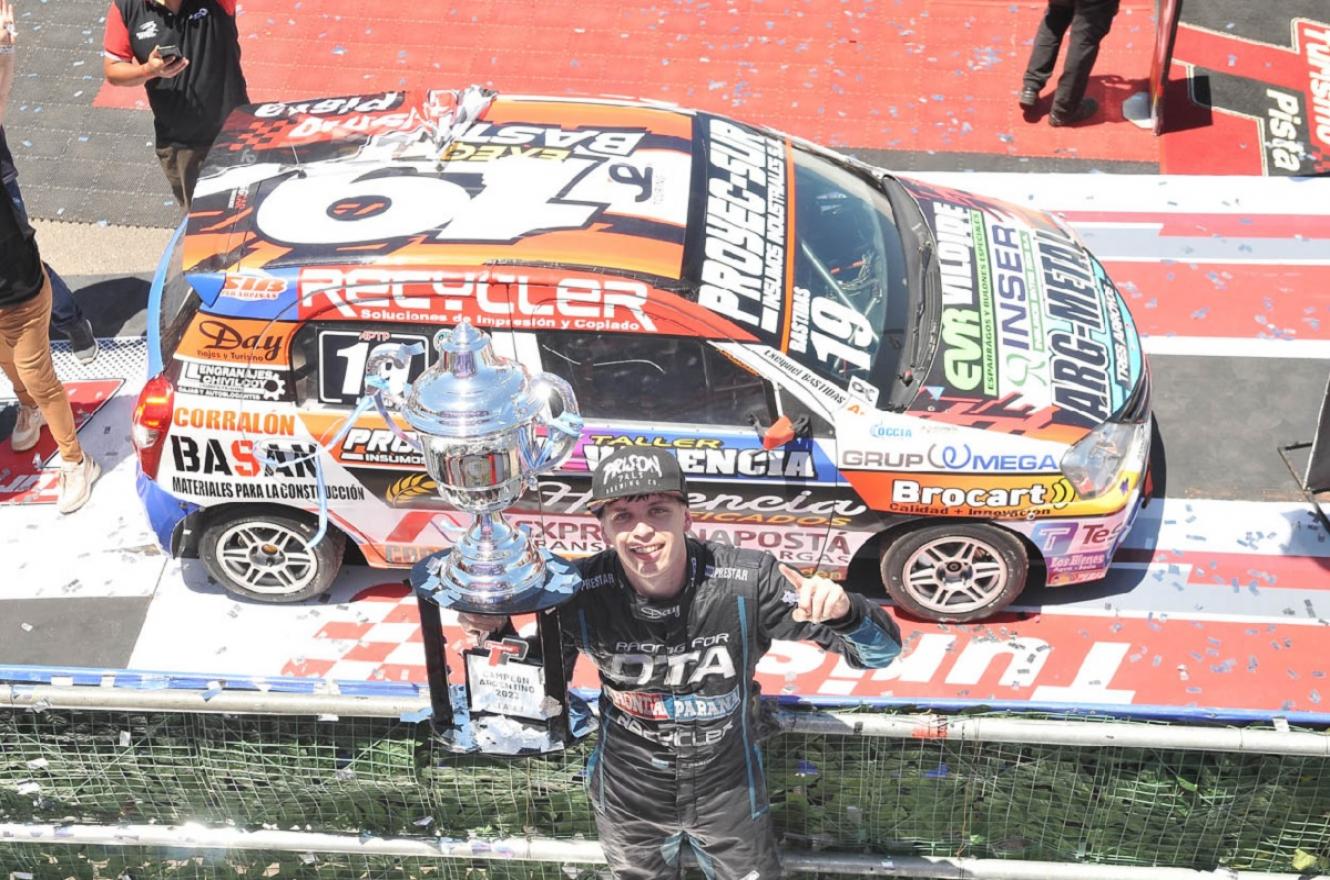 “Tuvimos un poco de altibajos, pero siempre fuimos arriba en la pelea”, se sinceró el piloto que logró su primer título en el 2020, siendo en dicha oportunidad el monarca del TC 2000.