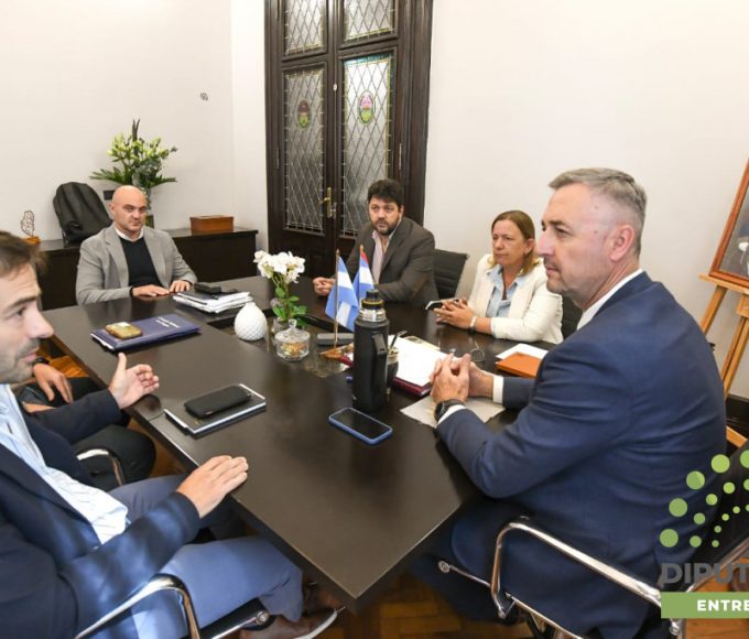 El presidente de la Cámara de Diputados recibió a los ministros Blanzaco y Berisso.