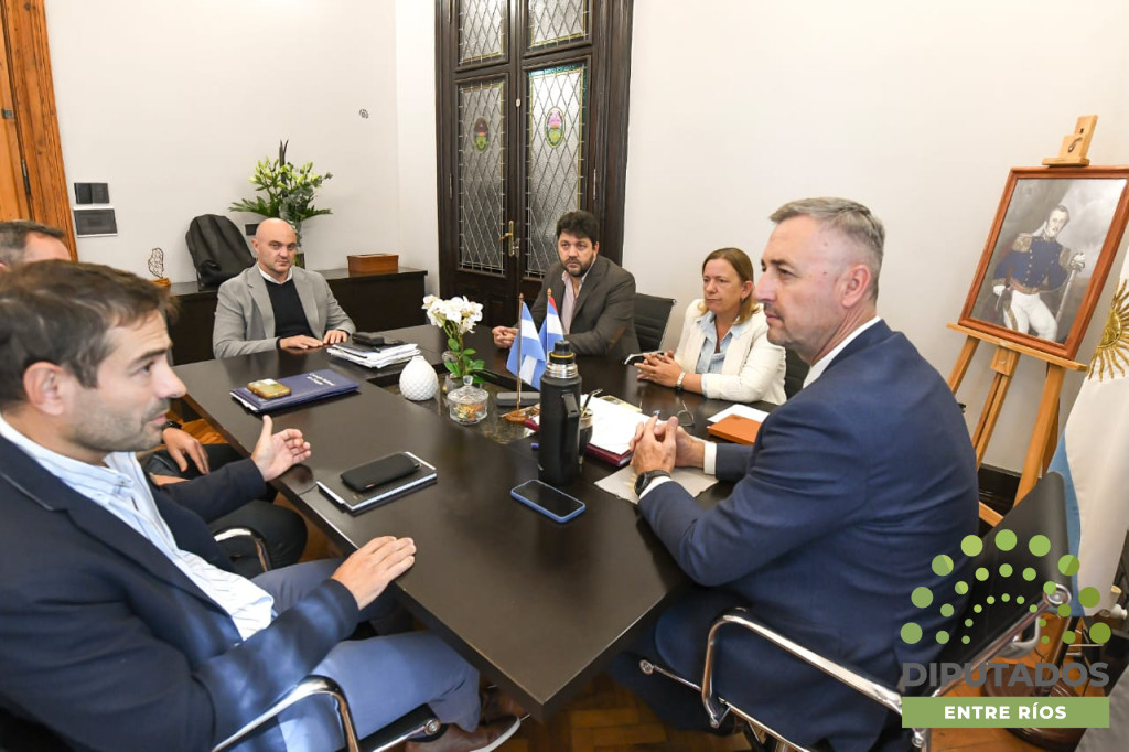 El presidente de la Cámara de Diputados recibió a los ministros Blanzaco y Berisso.