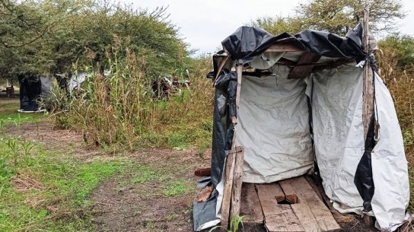 El horror que encontraron en un campo de Villaguay: trabajadores vivian en casas de silobolsas
