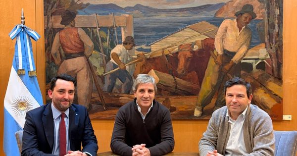 Renuncio el secretario Legal de Economia por razones familiares