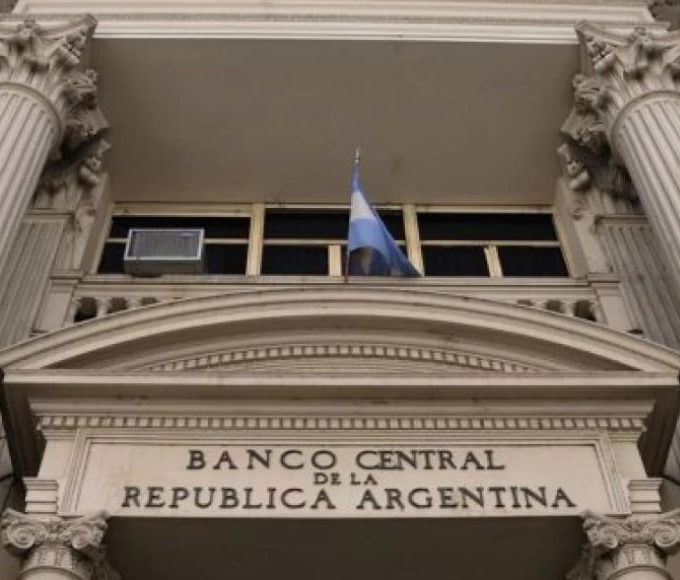 El BCRA advierte sobre el riesgo que puede frenar la baja de inflación