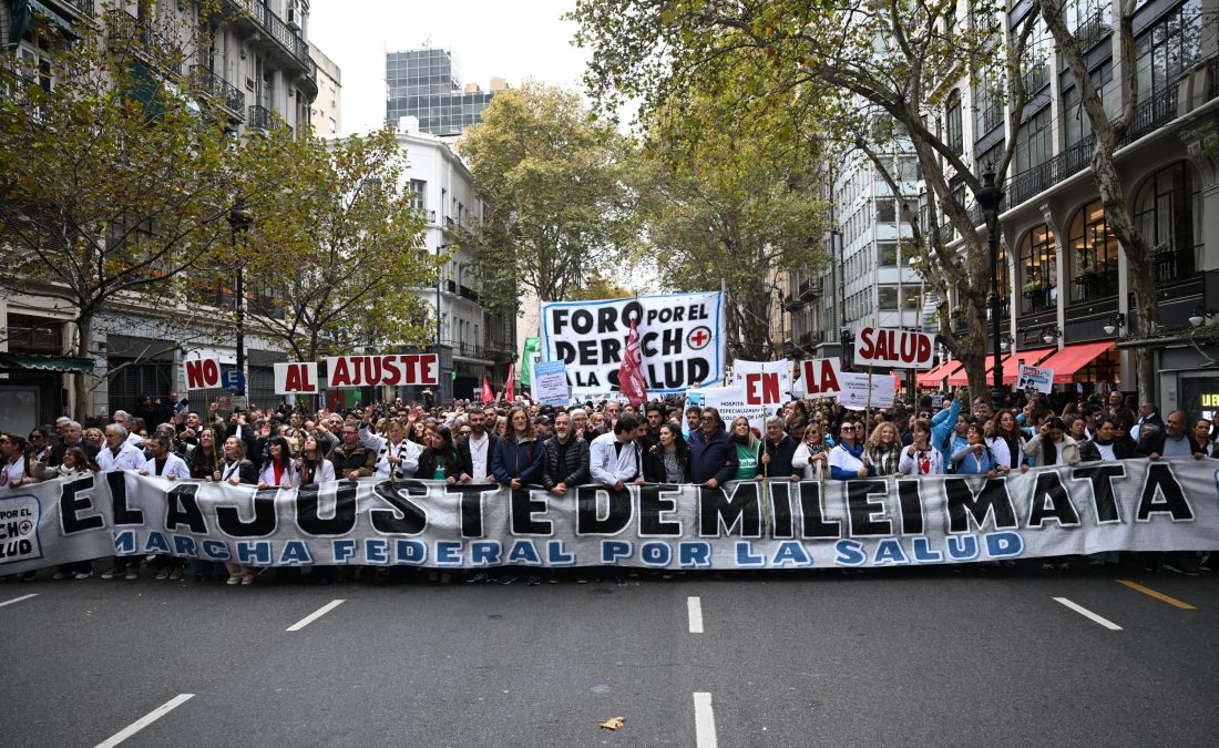 Masiva marcha de la salud en Plaza de Mayo: el reclamo que pone en jaque a Milei