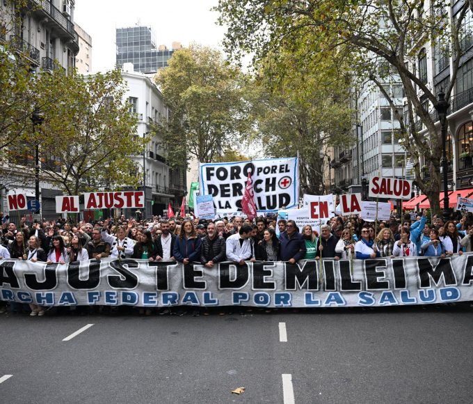 Masiva marcha de la salud en Plaza de Mayo: el reclamo que pone en jaque a Milei