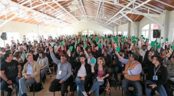 Dirigente peronista cuestiona el 'peronismo a la entrerriana' y respalda a Kicillof