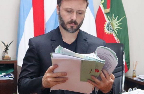El dato que destroza el discurso de transparencia de Azcué: 54% del presupuesto sin discriminar