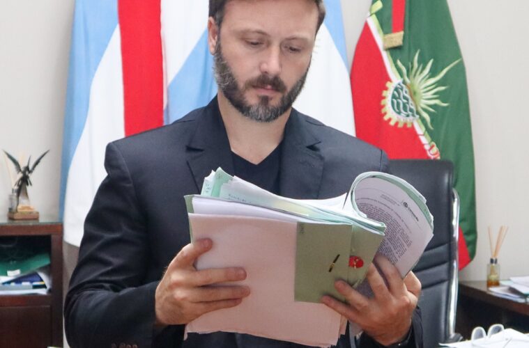 El dato que destroza el discurso de transparencia de Azcué: 54% del presupuesto sin discriminar