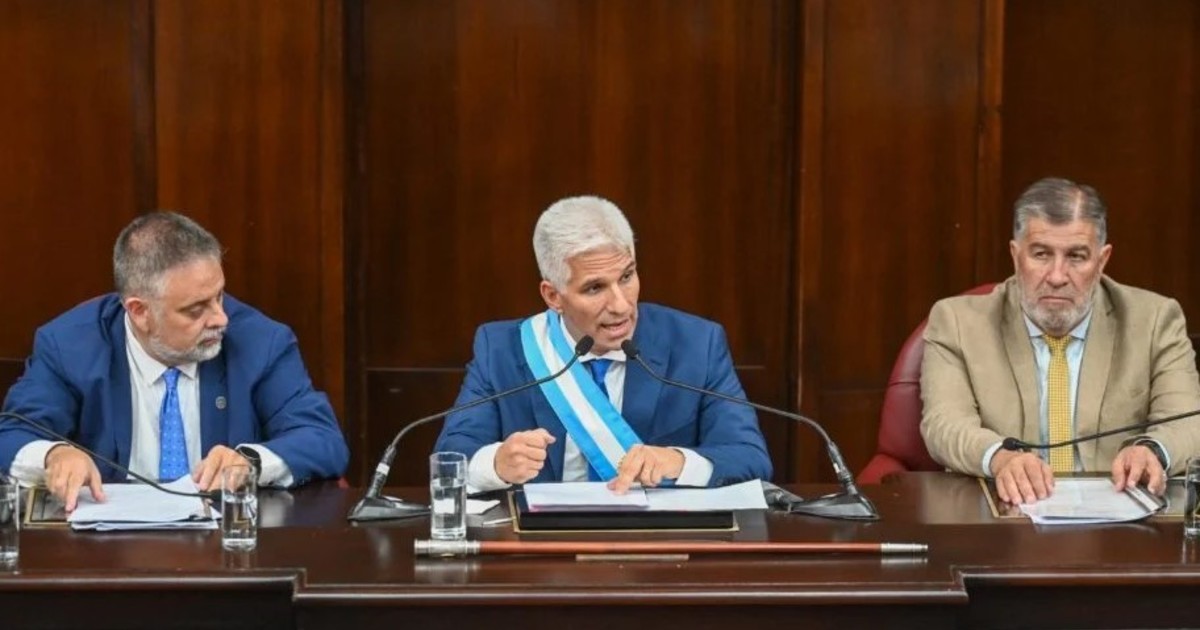 Poggi pidió la renuncia a todo su gabinete por la crisis de la coparticipación