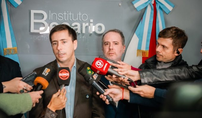 Frigerio aumentó las becas estudiantiles: los nuevos montos que cobrarán
