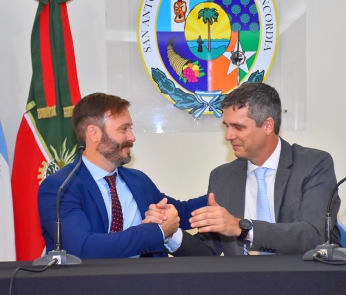 Cresto dona terrenos para reubicar familias de Villa Adela que viven en zona inundable