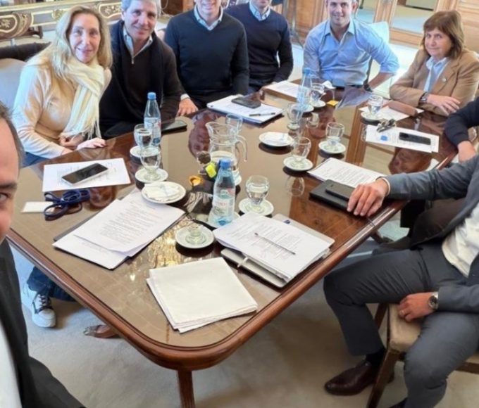 Milei acelera para eliminar las PASO: el plan B que divide al oficialismo