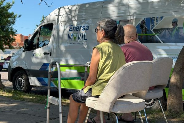 Enersa lleva su oficina móvil a Sauce de Luna: atención especial el jueves