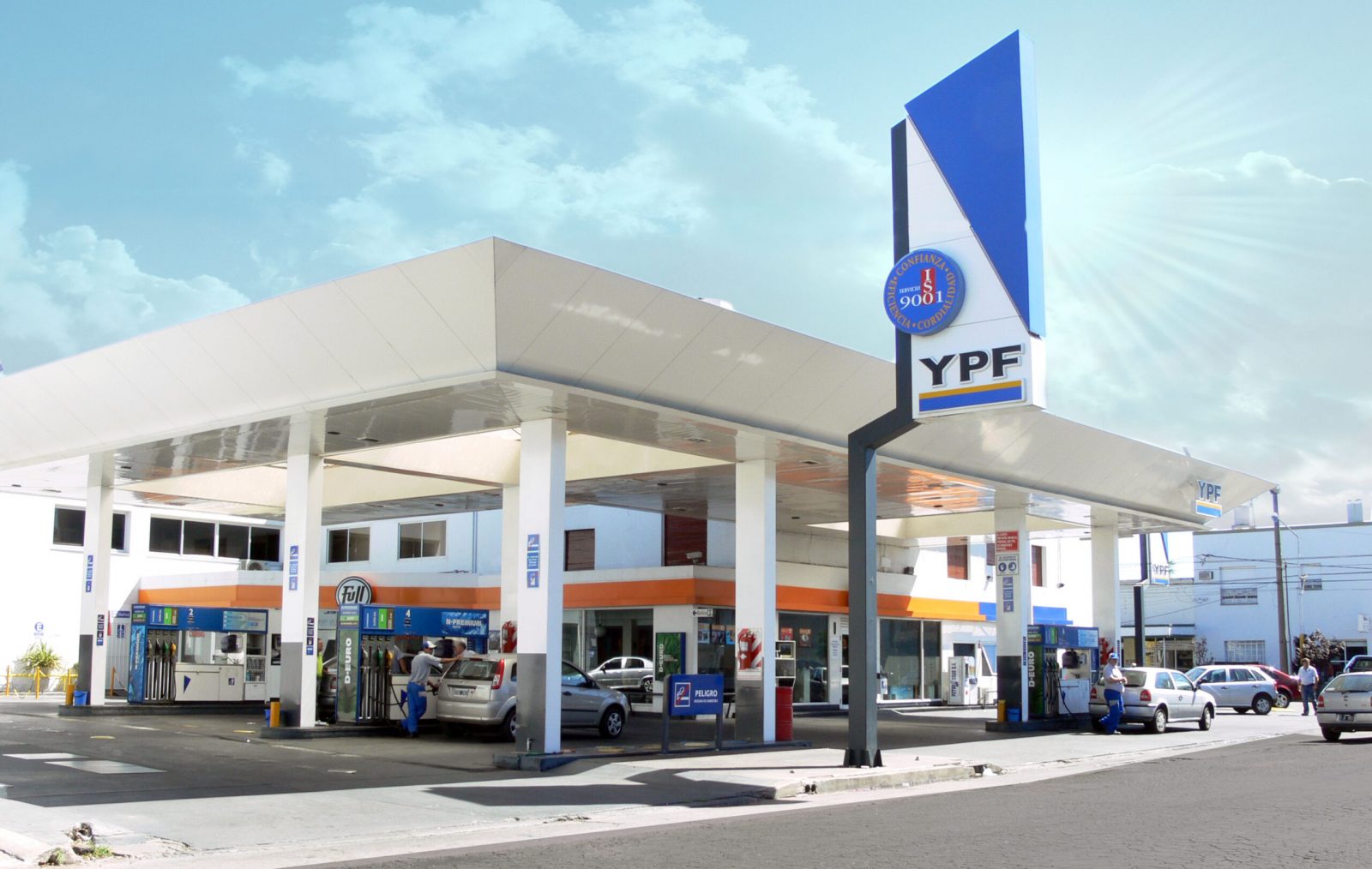 YPF sube 1% los combustibles pero mantiene el 'colchón' por 45 días más
