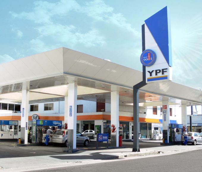 YPF sube 1% los combustibles pero mantiene el 'colchón' por 45 días más