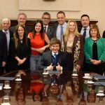 Milei predica pero no aplica: sus funcionarios cobrarán hasta $8 millones