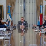 Frigerio prepara una ley antiburocracia: el plan para terminar con los tramites eternos