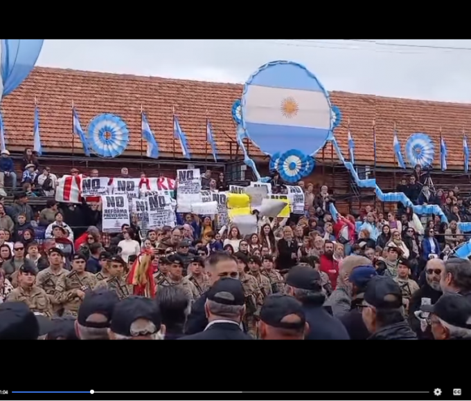 El acto del 25 de Mayo en Gualeguaychu que se le dio vuelta a Palito