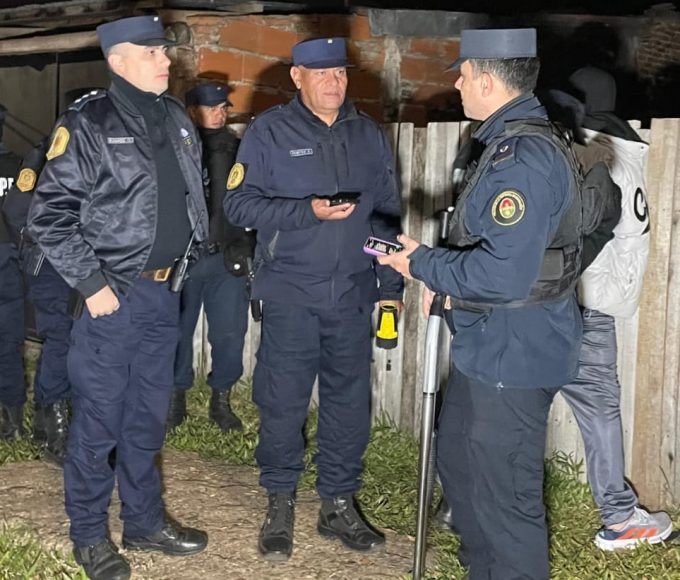 Operativo nocturno en Concordia: cocaína, arma y tres detenidos
