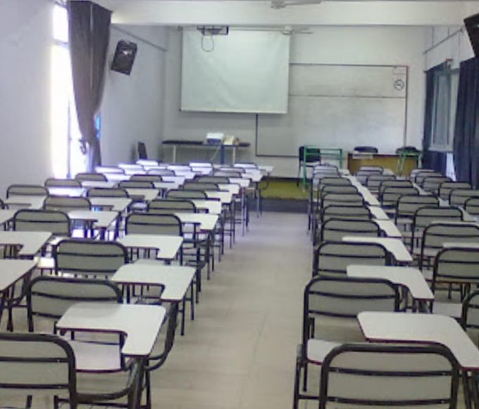 Cuarta semana de paro universitario en Entre Ríos: 20 días perdidos y riesgo total