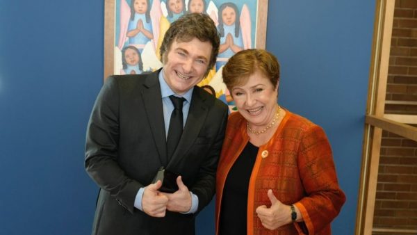 El FMI vuelve a la carga: quiere que suba el Monotributo y más gente pague Ganancias