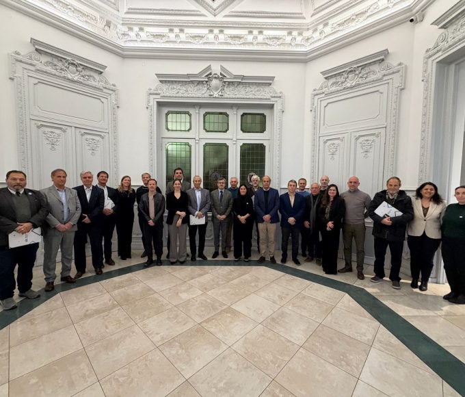 UIA y 13 cámaras impulsan nueva Ley de Envases: el equilibrio difícil