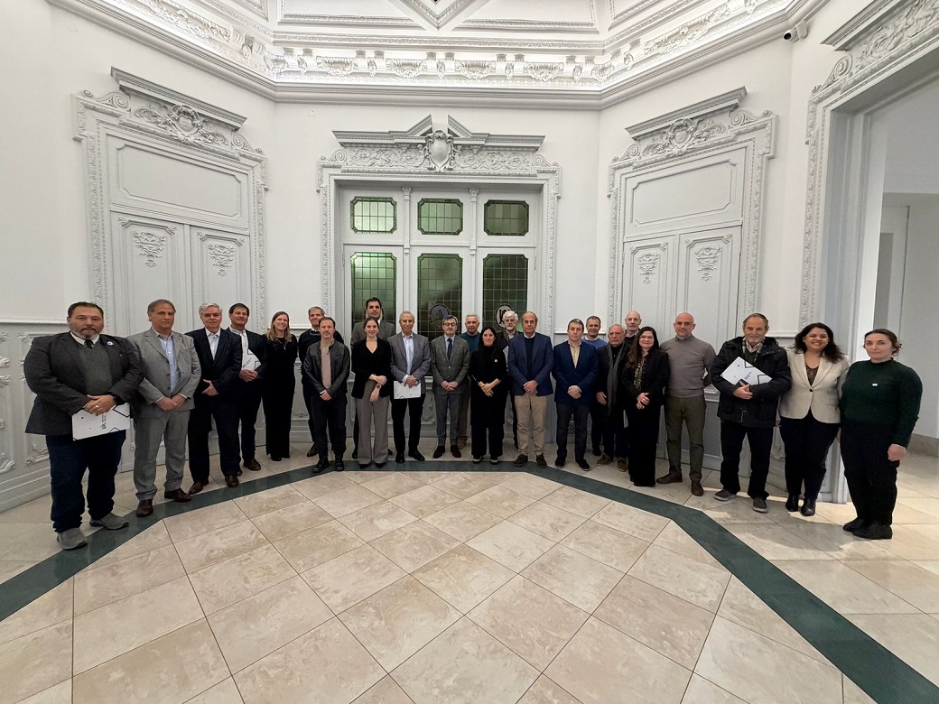 UIA y 13 cámaras impulsan nueva Ley de Envases: el equilibrio difícil