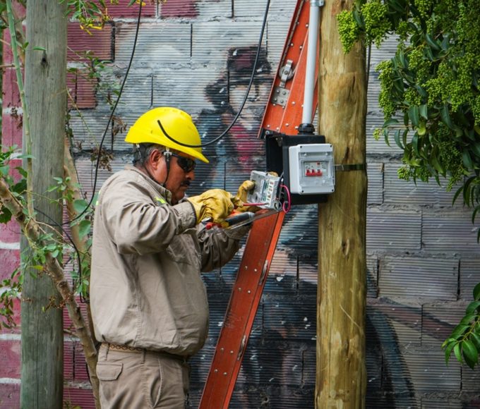 Enersa regularizó más de 1.000 conexiones clandestinas: 18 años promedio sin pagar