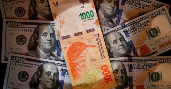 El peso le gana al dólar: se apreció 11% real mientras el Central compra divisas