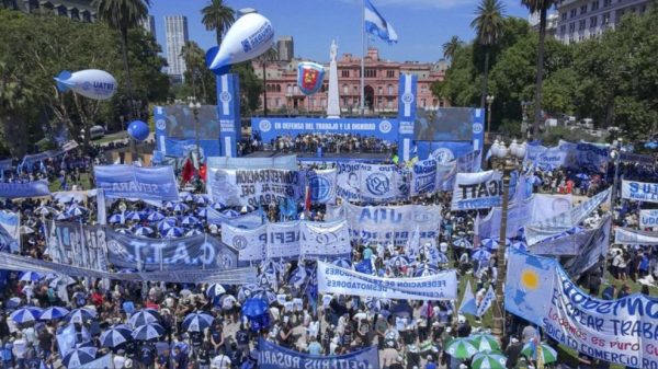 Concordia se planta: panaderos locales en la marcha que desafió a Milei