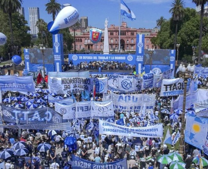 Concordia se planta: panaderos locales en la marcha que desafió a Milei