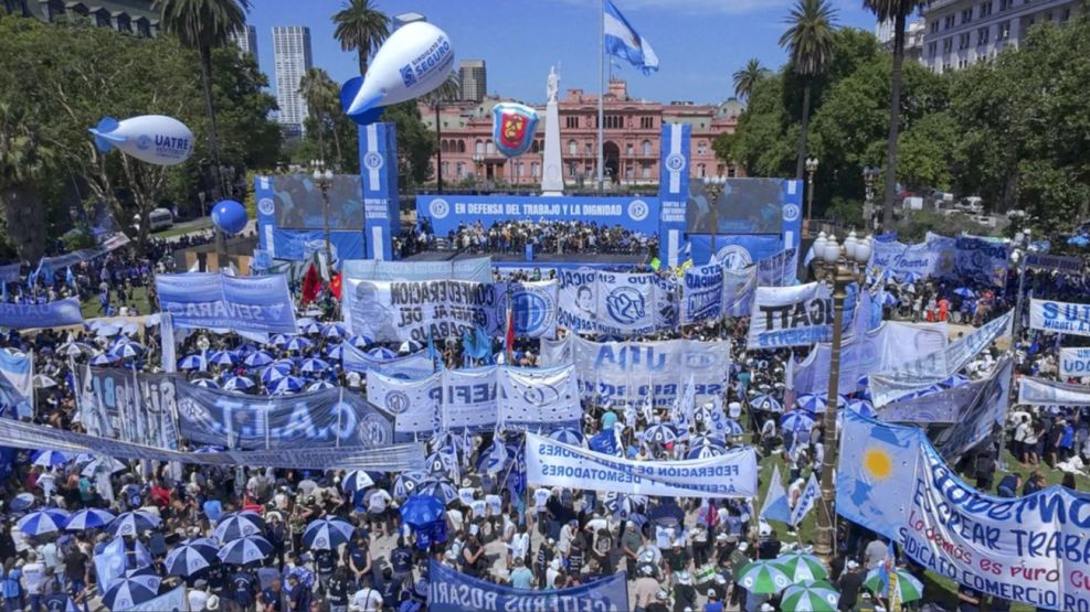 Concordia se planta: panaderos locales en la marcha que desafió a Milei