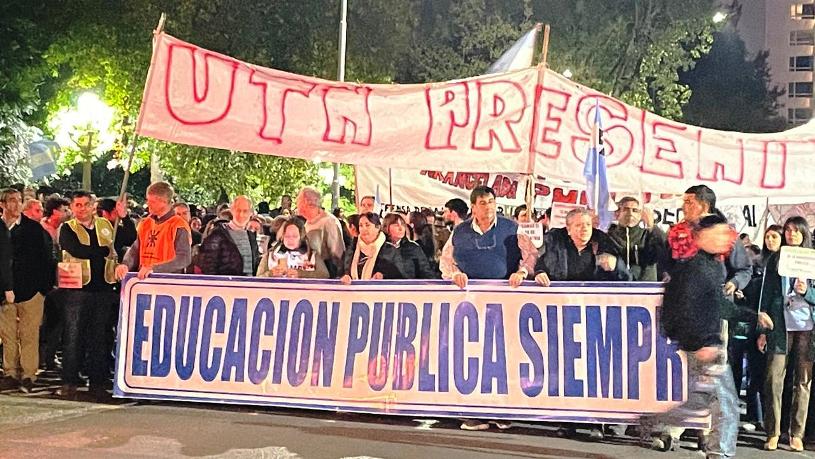 Capodoglio desnuda la crueldad: obras paralizadas y docentes que no llegan