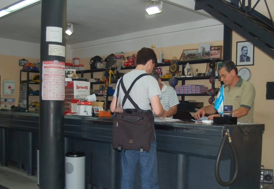 Menghi cerró y los comerciantes de Paraná estallan: "Es el síntoma del círculo que nos asfixia"