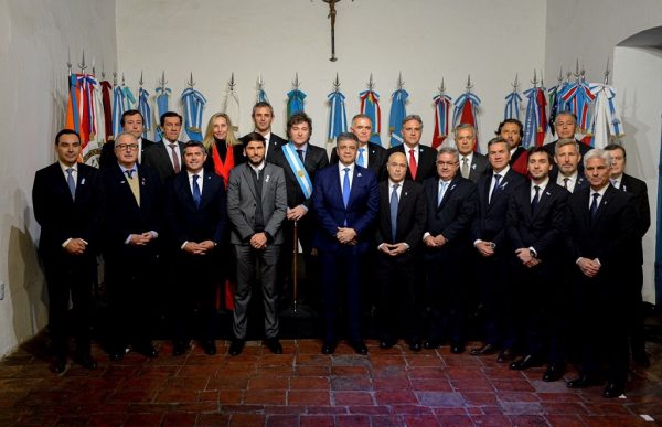 Nación recortó 53% las transferencias a provincias: el reparto direccionado