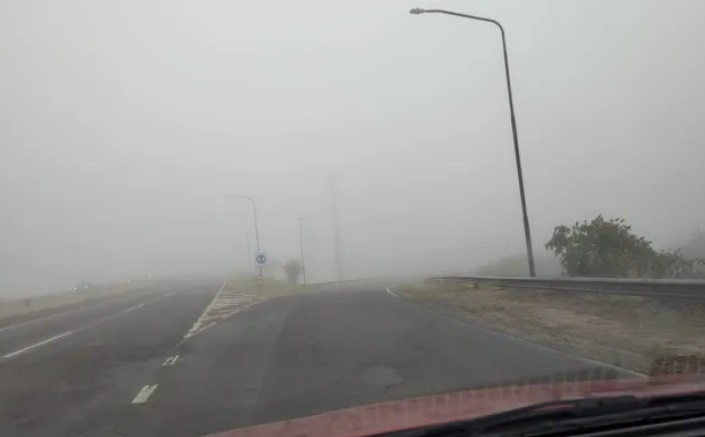 Alerta en las rutas entrerrianas: niebla espesa complica la visibilidad