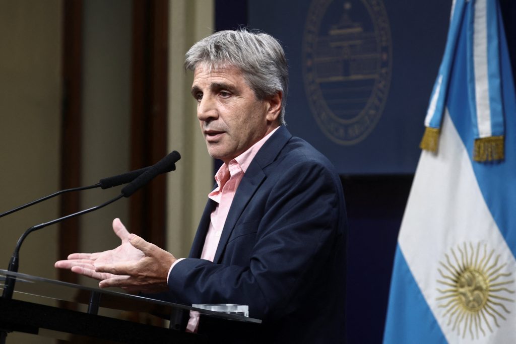 El Gobierno coloco USD 300 millones en bonos pero no libero pesos al mercado