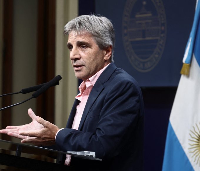 El Gobierno coloco USD 300 millones en bonos pero no libero pesos al mercado