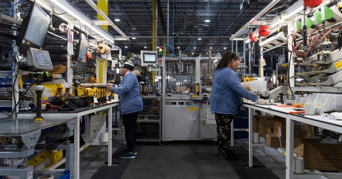 Stanley cierra su planta histórica: 300 trabajadores a la calle por las cintas métricas