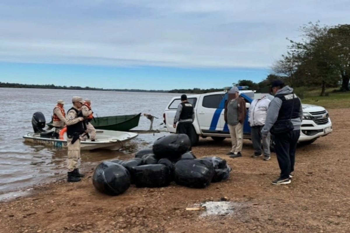 Prefectura desarticulo contrabando millonario: 18 millones en ropa a Uruguay