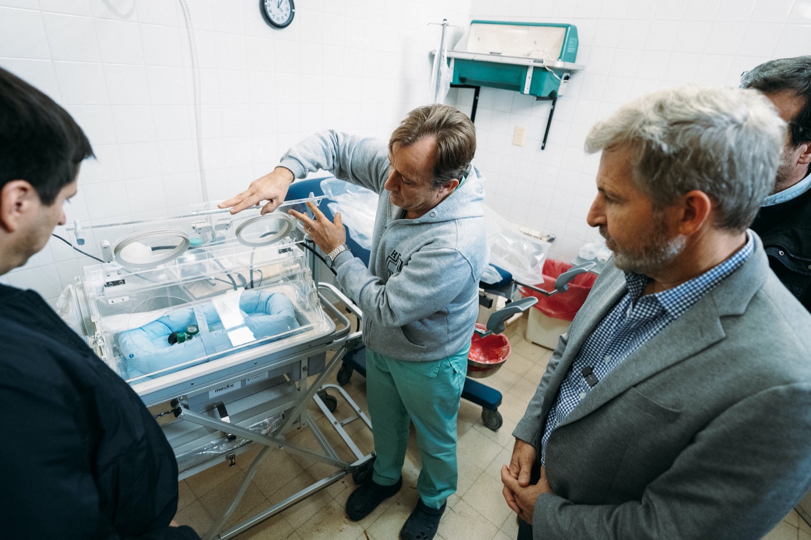 Frigerio acelera la modernización hospitalaria: 15 centros reciben equipos